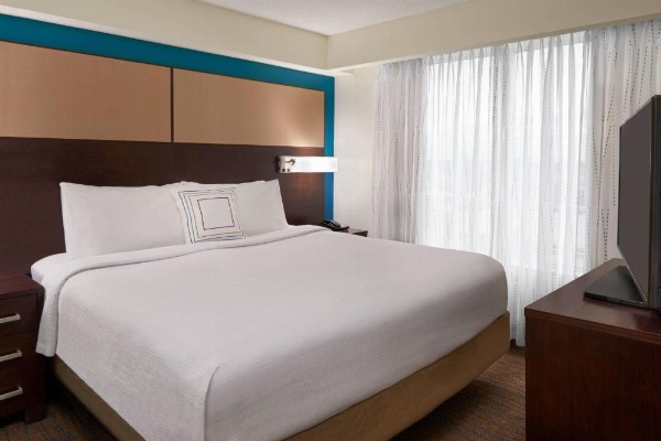 Residence Inn by Marriott Toronto Airport image 10