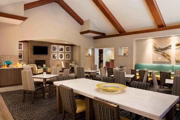 Residence Inn by Marriott Toronto Airport image 13