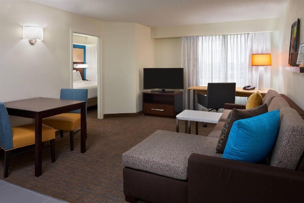 Residence Inn by Marriott Toronto Airport image 6